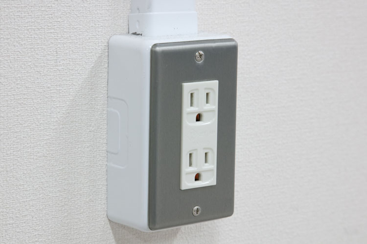 オフィスのコンセント増設工事｜使いやすい電源環境を実現しました